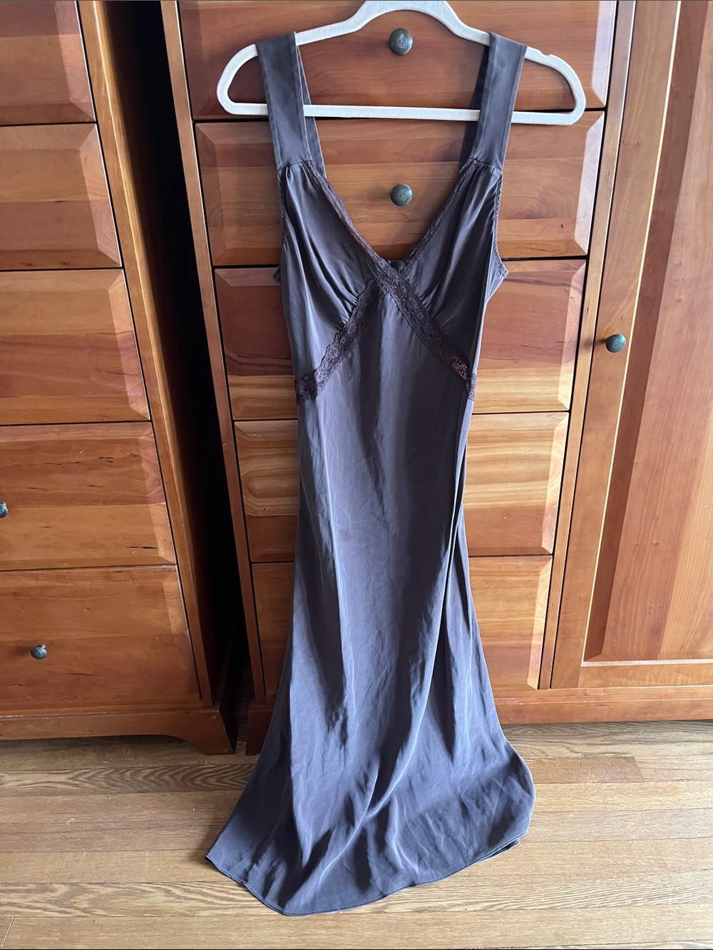Provence Silk Dress by Reformation, deep V-neckline lace trim. 100% silk size L